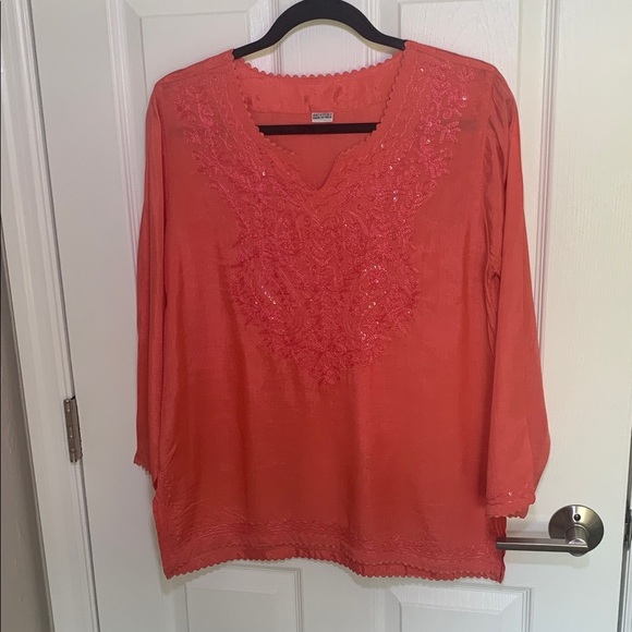 Embroidered with sequin accents made in India tunic top - Picture 1 of 8